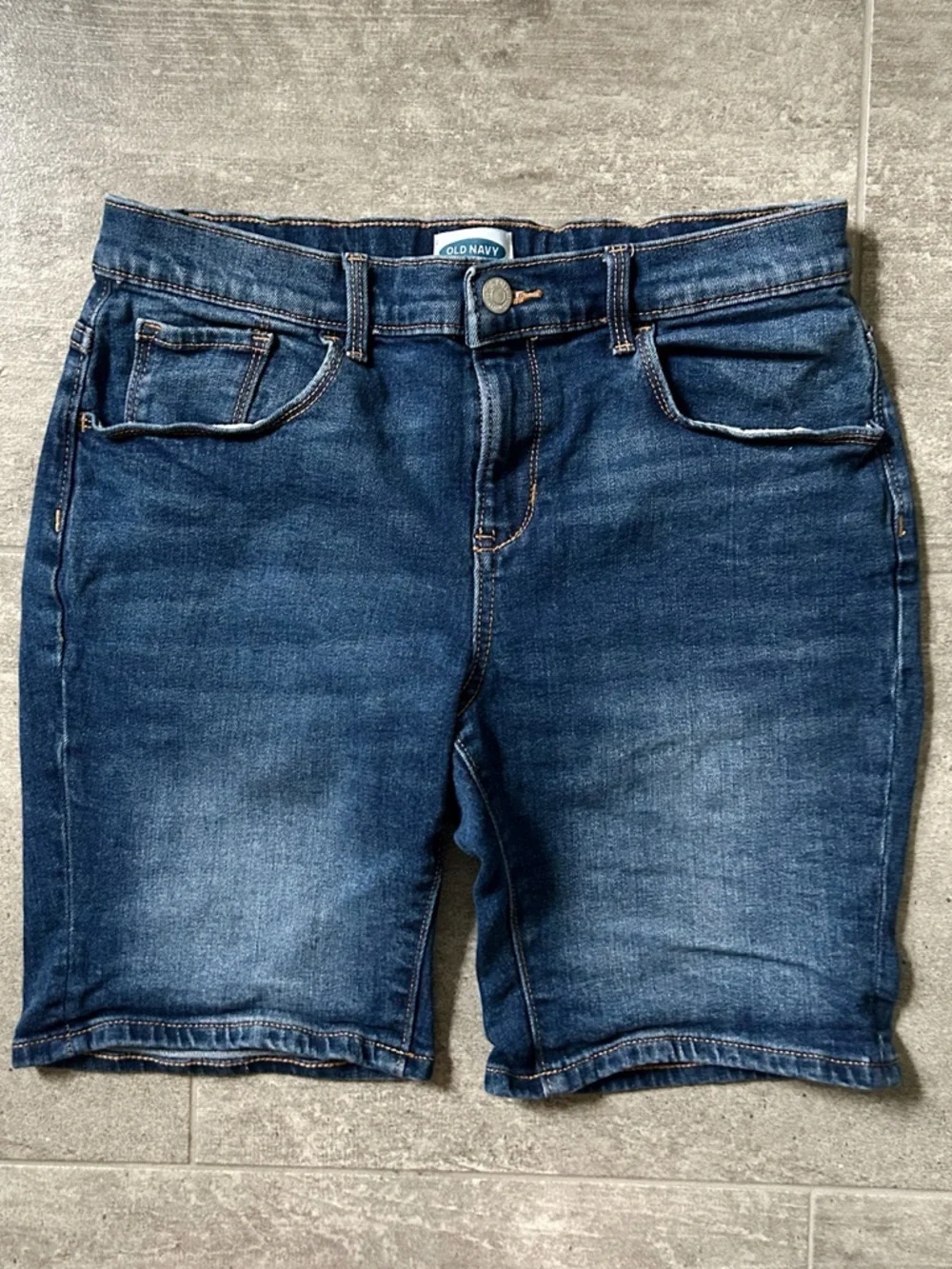 Old Navy Bermuda Style Shorts Size 14